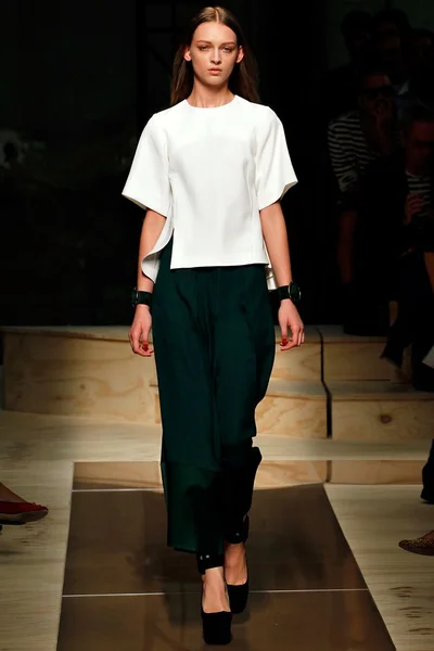 Look 30